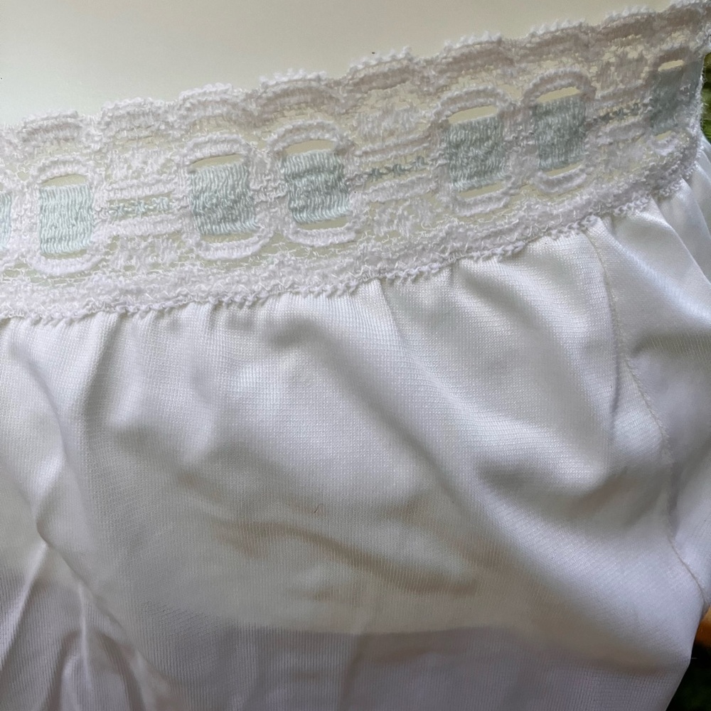 Vintage Olga White Lace Trim half slip S/ M